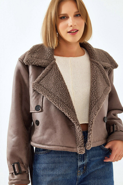 MissKybele Yaka ve İçi Peluş Kürk Düğme Kapamalı Ceket Yakalı Kemerli Rahat K...