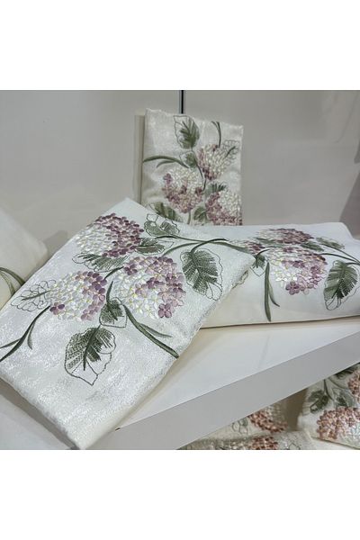 incisecrethome Three-Dimensed Embroidered Set with Chamomile