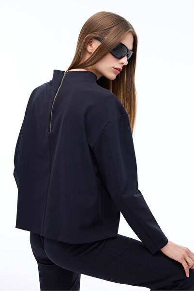 Perspective Animas Slim Fit Κοντό Μήκος Χαμηλό μανίκι Μισό όρθιο γιακά Μαύρη μπλούζα