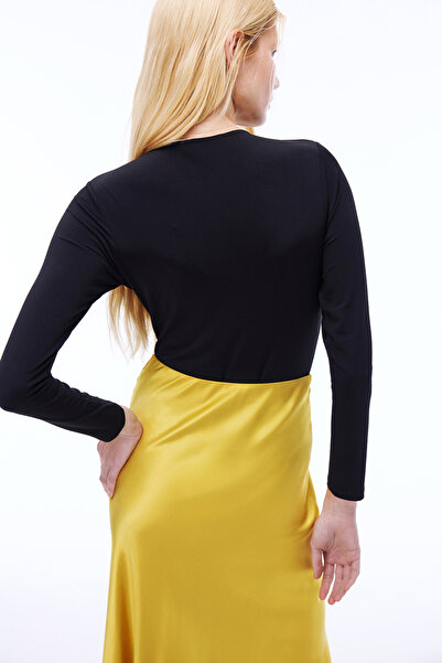 Perspective Μαύρη μπλούζα Albertas Slim Fit Standard με ψεύτικο μανίκι V-λαιμόκοψη