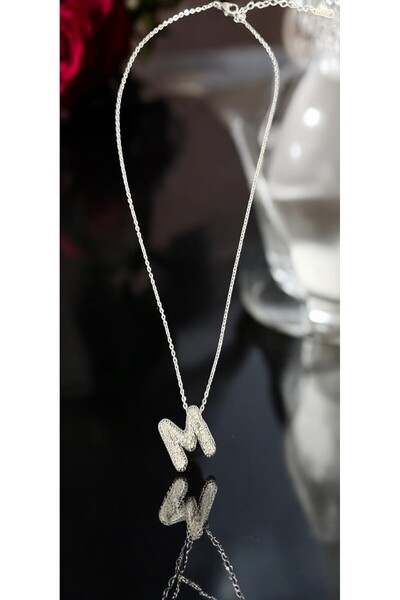 SOSYETEZGAHI TASLI Bombeli Celik M Harfli Ozel Kutusunda Kolye Gumus Renk