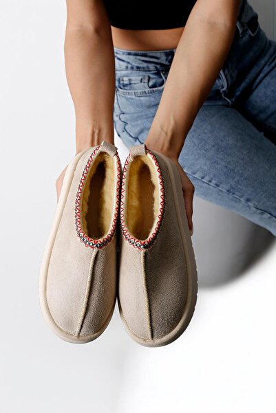 Beyond Béžové Tazz Ultra Mini vyšívané semišové dámské domácí pantofle s tlustou podrážkou - 4,5 cm