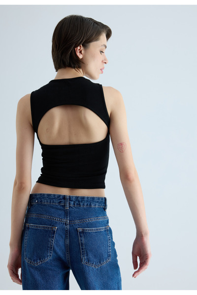 TUBİA Kadın Siyah Sırt Dekolteli Crop Bluz