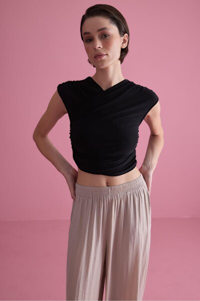 TUBİA Bluză neagră de damă - cu mânecă zero și detaliu de cravată