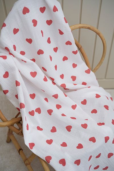 Tuğba Kuğu Printed Muslin Fabric |   Red Hearts