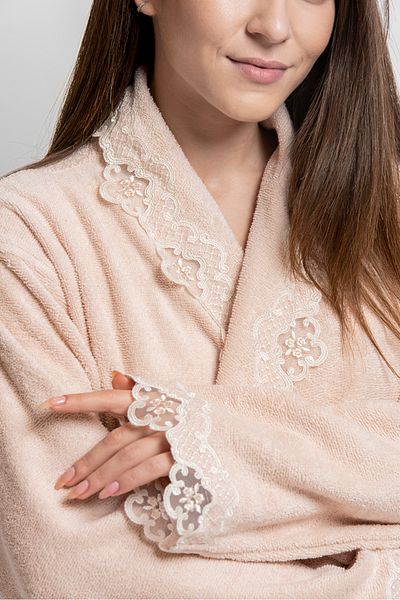 Gül Güler Azalea Lace Bathrobe Powder