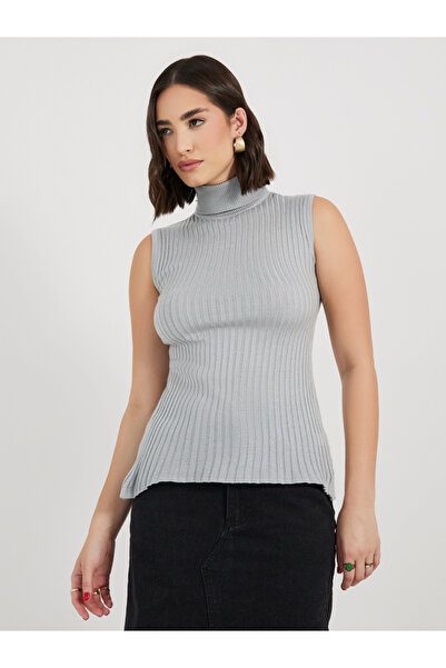 Styli Fitted Regular Length Turtle Neck Sweater