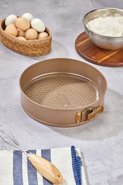 Cooker Clamped Steel Cake Mold 26 cm