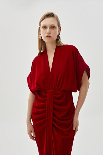 Exquise V-Neck Velvet Midi Dress