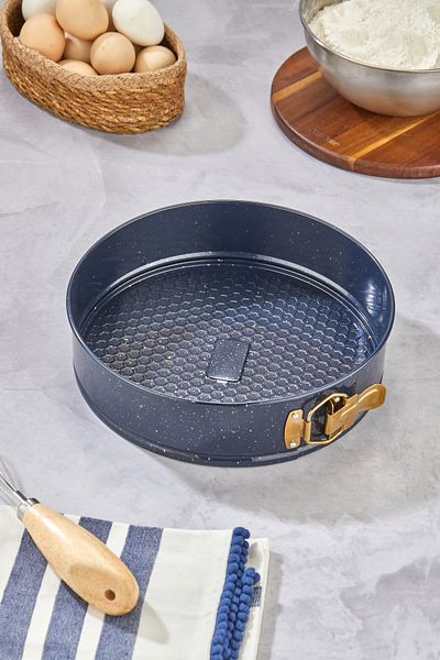 Cooker Clamped Steel Cake Mold 26 cm