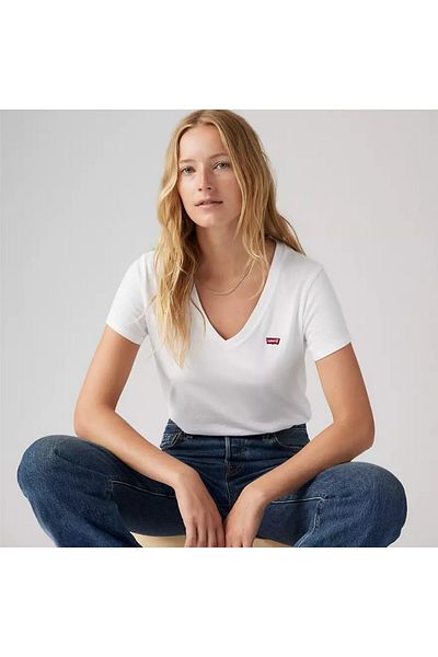Levi's تي شيرت برقبة على شكل حرف V - مناسب تمامًا