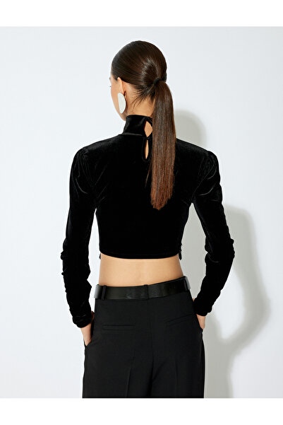 Koton Uzun Kollu Dik Yaka Sallantılı Taş Detaylı Crop Kadife Bluz