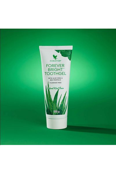 Forever برايت توثجيل معجون أسنان بالصبار والعنج 130 جرام.