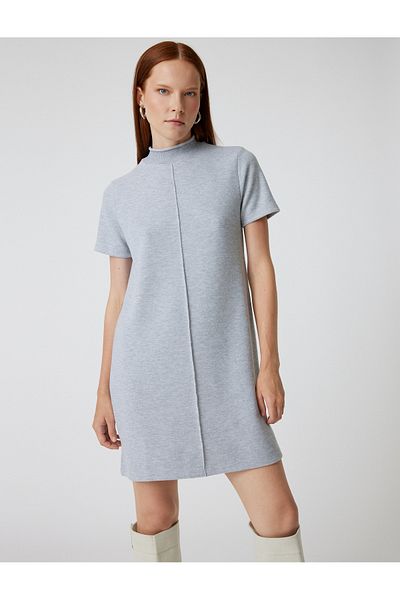 Koton Minišaty Slim Fit s krátkým rukávem – stojáček
