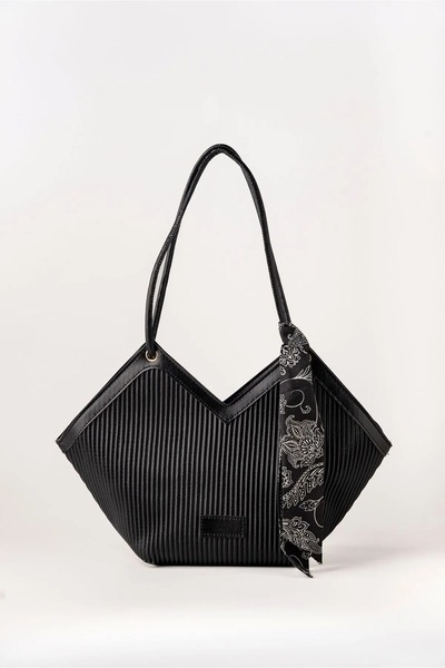 212 Women's Zippered Scarf Detailed Shoulder Strap Bag