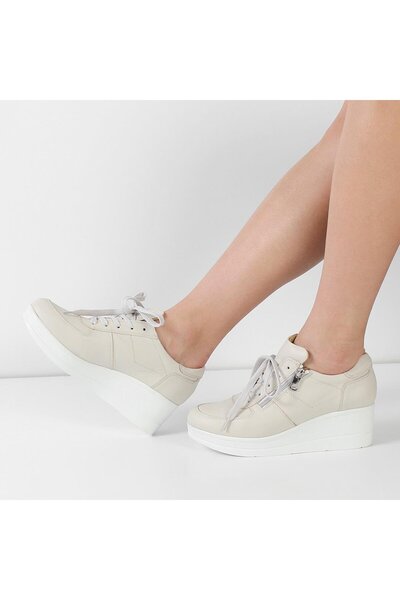 Celal Gültekin Kadın Bej Bağcıklı Fermuarlı Dolgu Topuklu Deri Ayakkabı