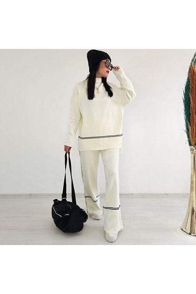 Altı Üstü Butik Set dublu de tricotaje cu dungi laterale
