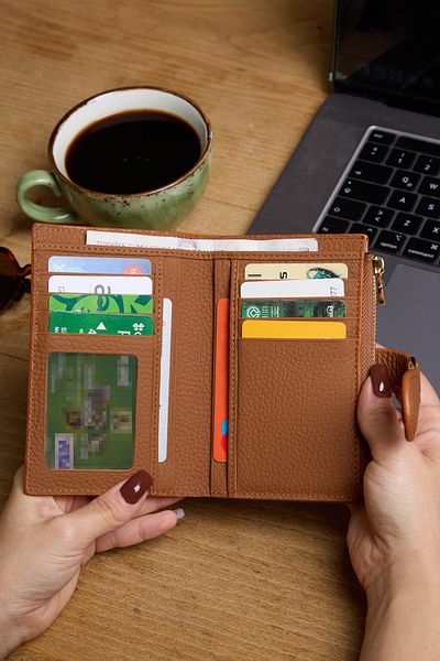 REWİNA 9735 Model - Tan Color Genuine Leather, Special Design Magnet Women's Wallet