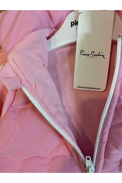 Pierre Cardin Ватиран бебешки елек с цип и изправена яка - Предлага се в 1 размер Large -