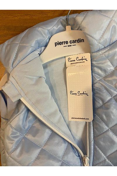 Pierre Cardin Ватиран бебешки елек с цип и изправена яка - Предлага се в 1 размер Large -
