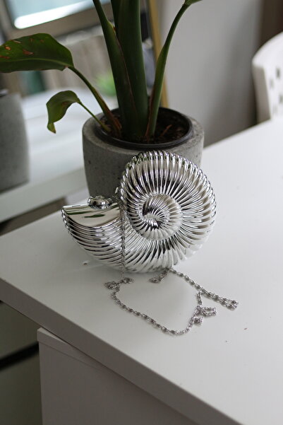 Moom Bag Women's Silver Mica Seashell Patterned Evening Bag