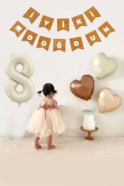 Atölye Mi 8 Years Old Birthday Kraft White Happy Birthday Banner 3Pcs Heart Balloon Decoration Set