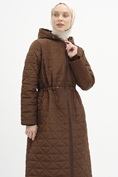 Tuğba Kapüşonlu Altıgen Desenli Kapitone Kaban - Kahve