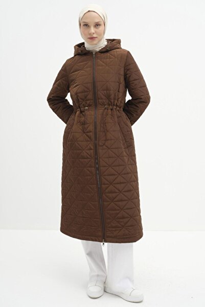 Tuğba Kapüşonlu Altıgen Desenli Kapitone Kaban - Kahve