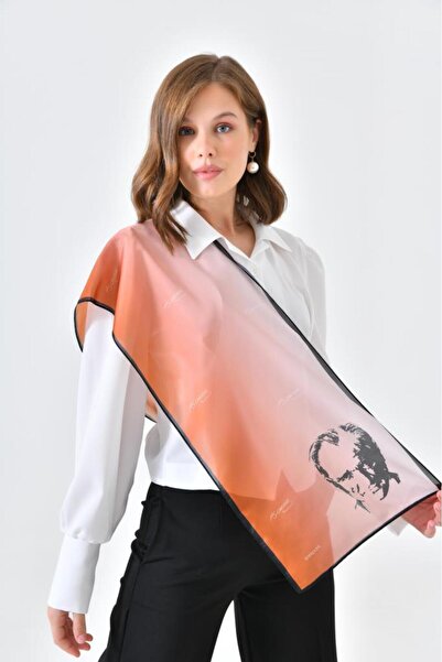 FASHION وشاح بتصميم أتاتورك