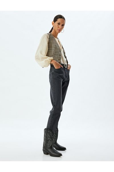 Koton Straight Leg Jeans Regular Waist Button Pocket - Mom Jean