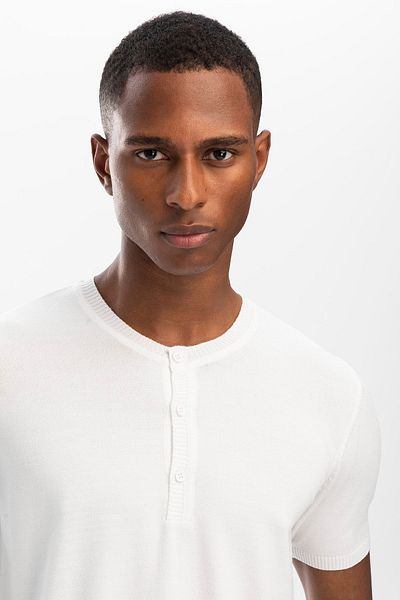 hateko White Buttoned Crew Neck Knitwear T-Shirt