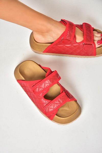Fox Shoes س811546209 شبشب نسائي ذو نعل سميك أحمر