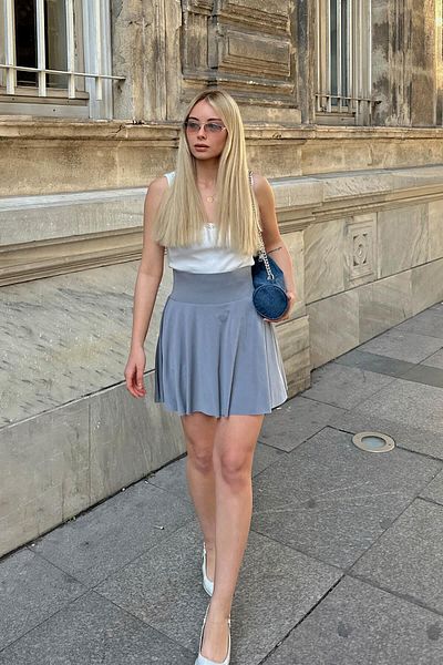 Swist Grauer Sportrock mit hoher Taille und Taschendetail für Damen