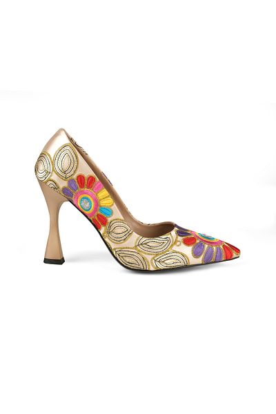 Akka Shoes Women's Pointed Toe Embroidery Detail Heeled Shoes