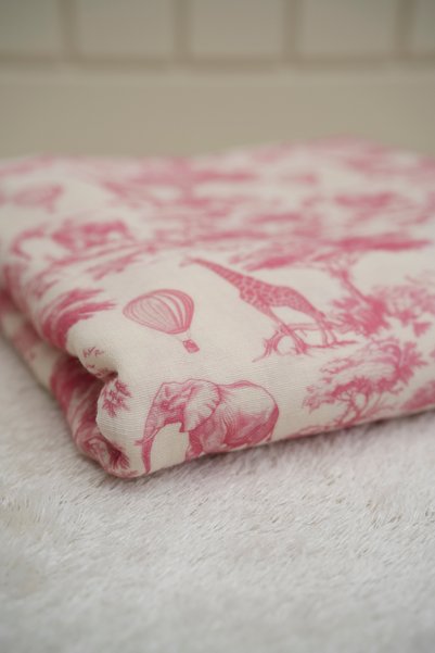 Tuğba Kuğu Printed Muslin Fabric |   Pink Safari