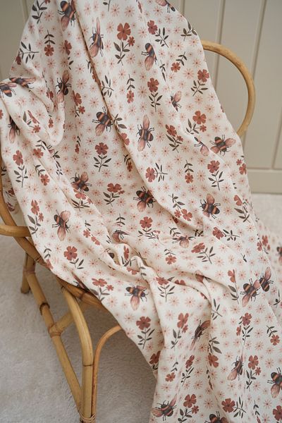 Tuğba Kuğu Printed Muslin Fabric |   Bees and Flowers