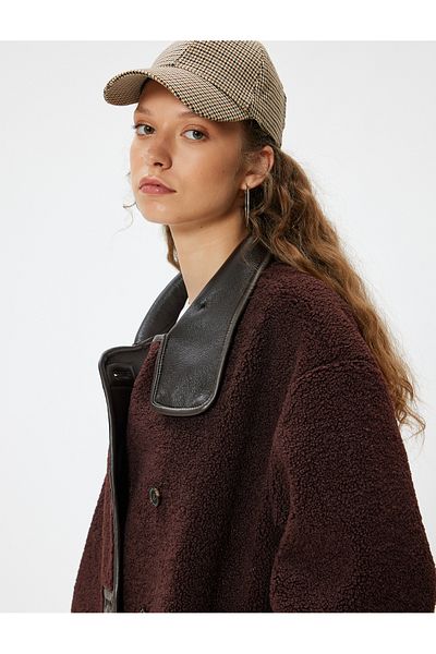 Koton Μακρύ βελούδινο παλτό Oversize από συνθετικό δέρμα με λεπτομέρεια με κουμπιά γιακά με τσέπη