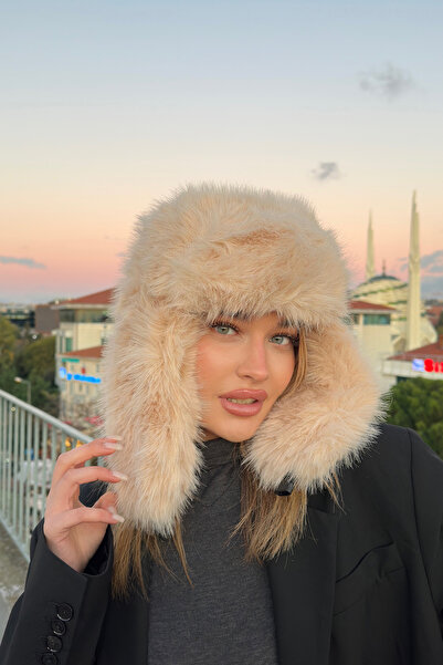 Mollycrush Luxury Kadın Bej Uzun Tüylü Suni Kürklü Peluş Tüylü Pilot Şapka