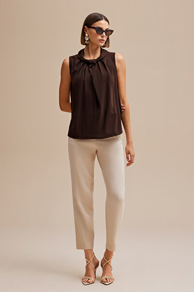 Naramaxx Yakası Pile Detaylı Kolsuz Bluz