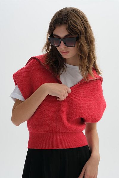 SHERIN Pulover de tricotaj cu guler roșu
