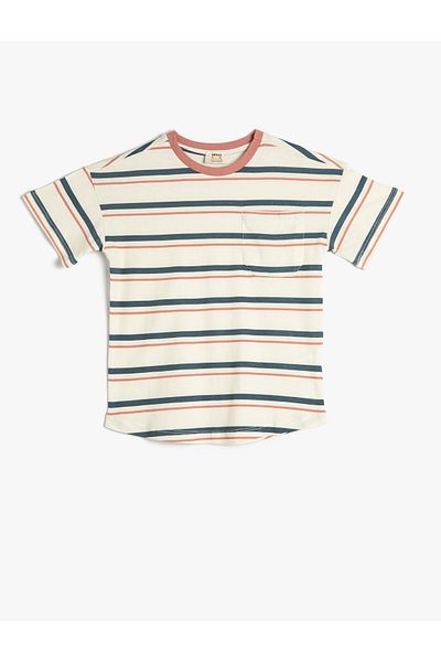 Koton T-Shirt mit kurzen Ärmeln und Rundhalsausschnitt aus Baumwolle mit detaillierter Tasche