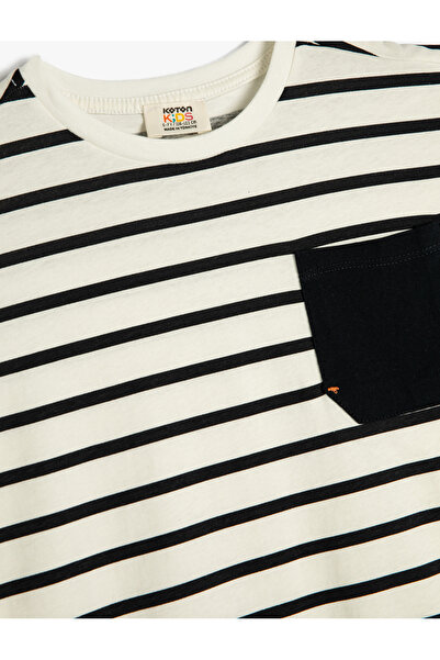 Koton Tričko s krátkým rukávem a výstřihem bavlněná kapsa s detaily