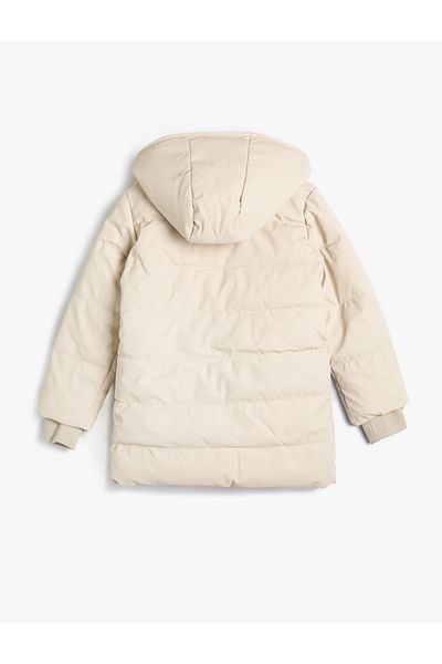 Koton Oversize Puffer Jacket se zapínáním na zip a elastickými manžetami