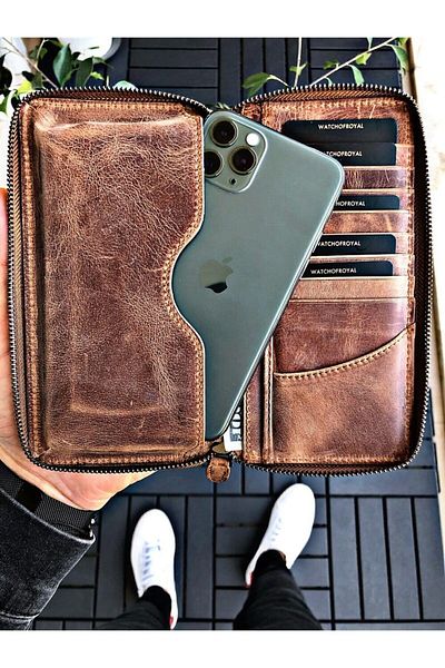 WATCHOFROYAL Leon Crazy Tan Phone Wallet