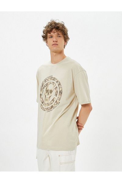 Koton Schulterfreies T-Shirt mit Totenkopf-Print und Rundhalsausschnitt aus Baumwolle
