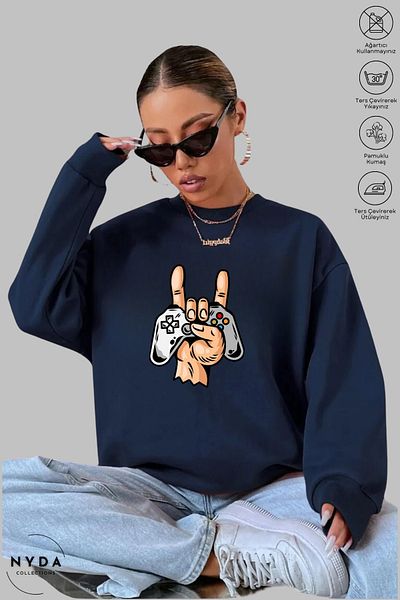 Nyda Collections Унисекс суитшърт с дълъг ръкав, щампа на игрова конзола и кръгло деколте, без качулка и повдигнати елементи