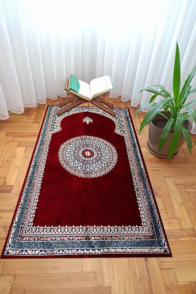 Viyana Home Digital Printed Non-Slip Base Washable Dowry Gift Prayer Mat Prayer Rug, Seccade-123-Red,