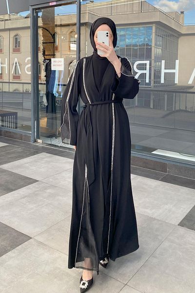 Sahraa Black Elis Abaya