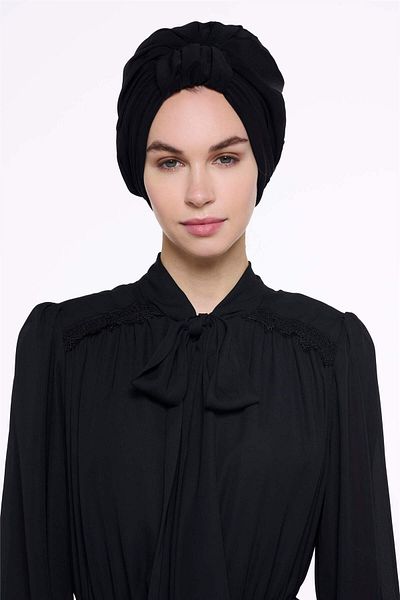 miha Hicran Önal Black Short Panty Design Bonnet