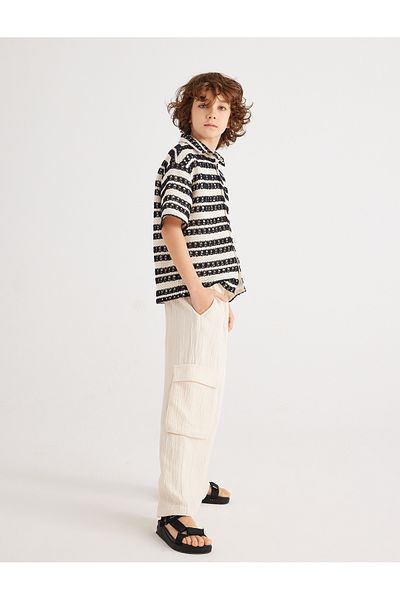 Koton Polo-Shirt mit Durchbruchmuster und kurzen Ärmeln